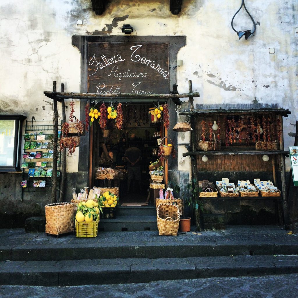 lemon stand italy sorrento