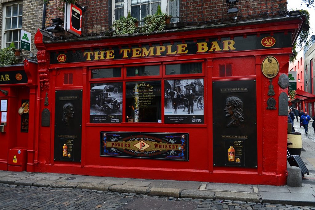 temple bar ireland https://pixabay.com/en/template-mobile-dublin-pub-2678038/