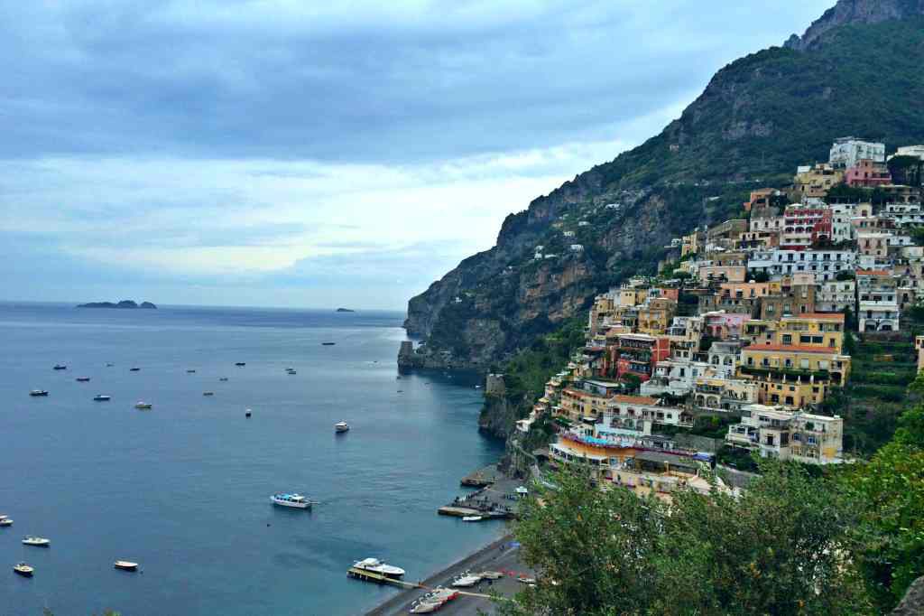 couple travel positano