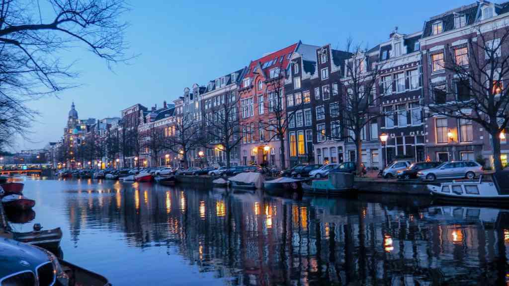 8 countries amsterdam