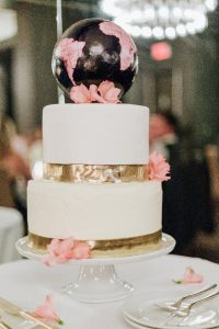 Travel theme wedding cake