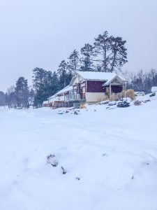 romantic winter getaway sands on golden lake
