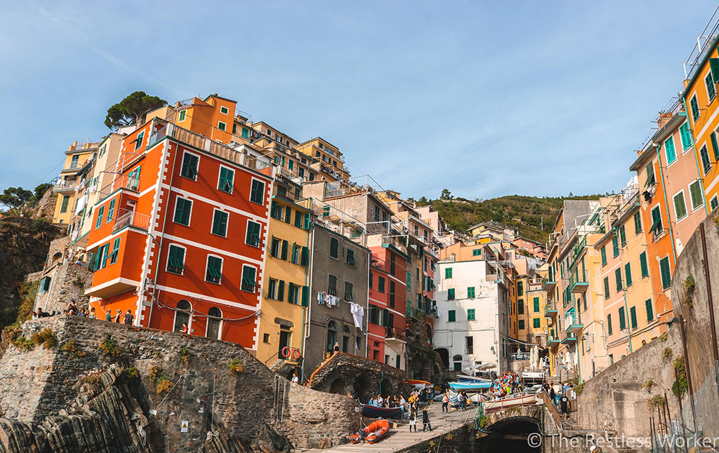 cinque terre riomaggiore